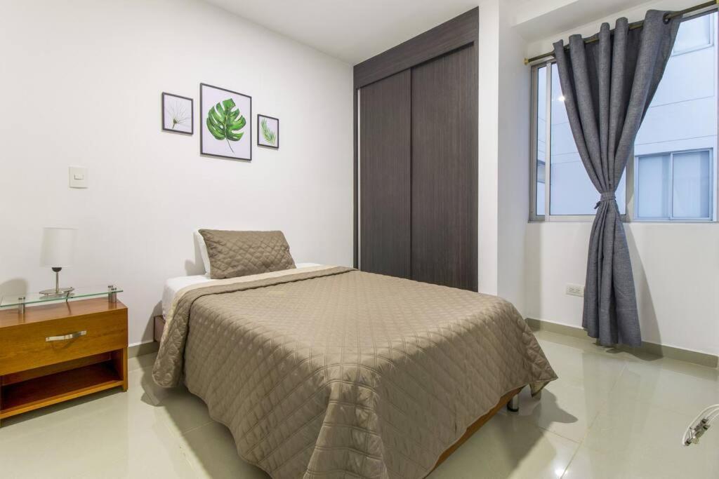 Amplio Apartamento En Calasanz - Estadio Μεντεγίν Εξωτερικό φωτογραφία