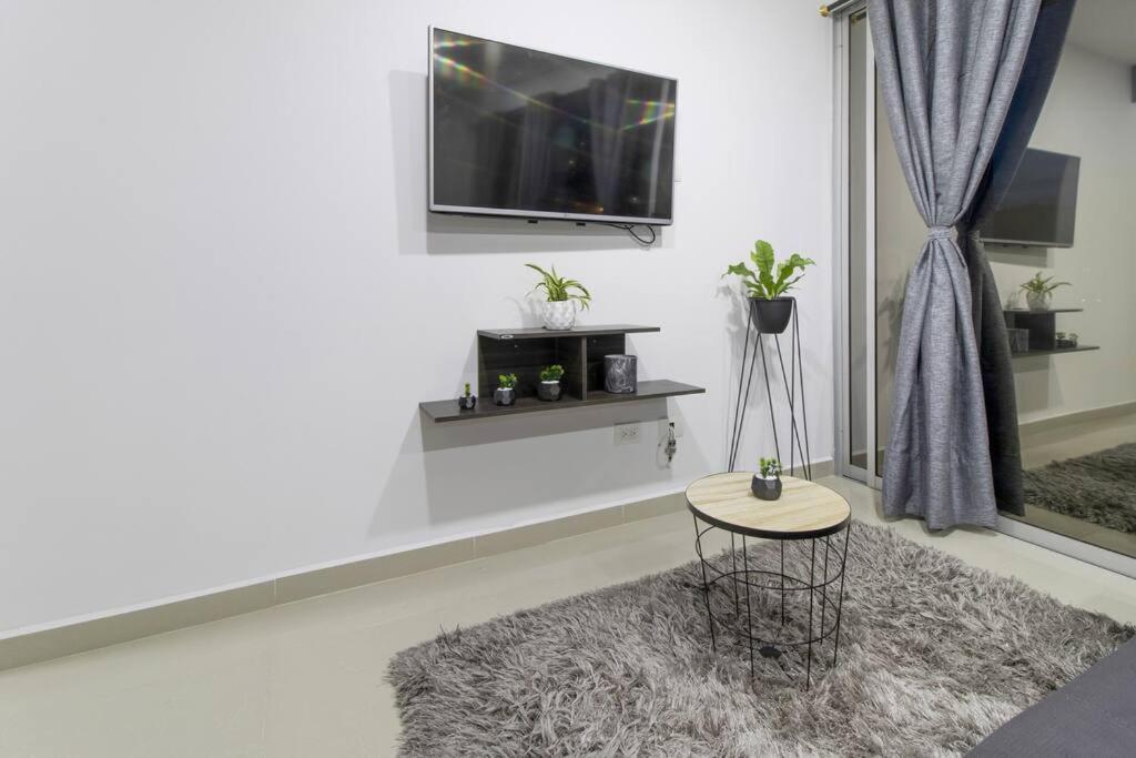 Amplio Apartamento En Calasanz - Estadio Μεντεγίν Εξωτερικό φωτογραφία