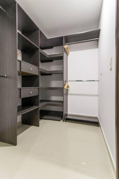 Amplio Apartamento En Calasanz - Estadio Μεντεγίν Εξωτερικό φωτογραφία